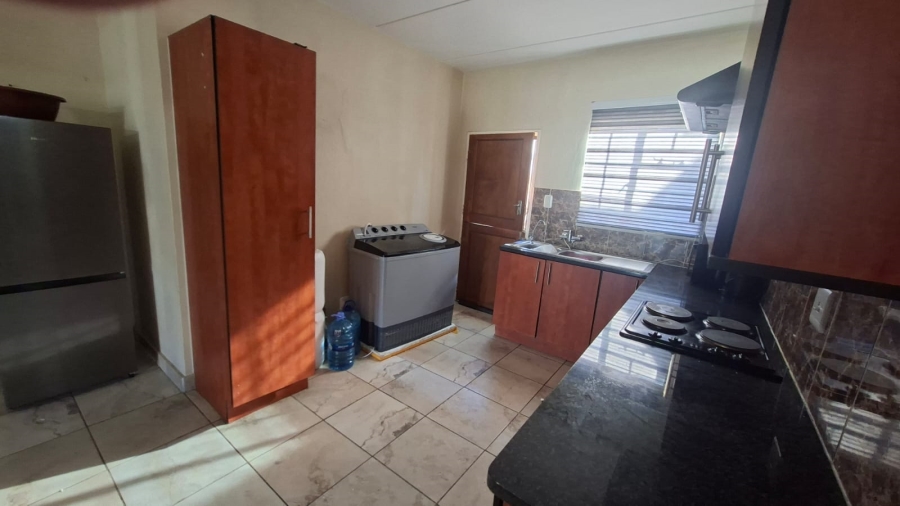 To Let 3 Bedroom Property for Rent in Waterval East North West